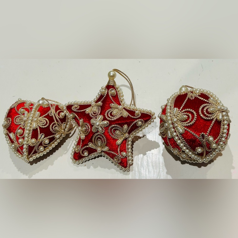 VTG Red Velvet Victorian With White Pearls Trim Christmas Tree Ornaments Lot 3